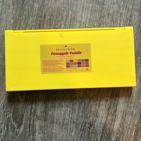 I ❤️ revolution pineapple eyeshadow pallet - Picture 5 of 5